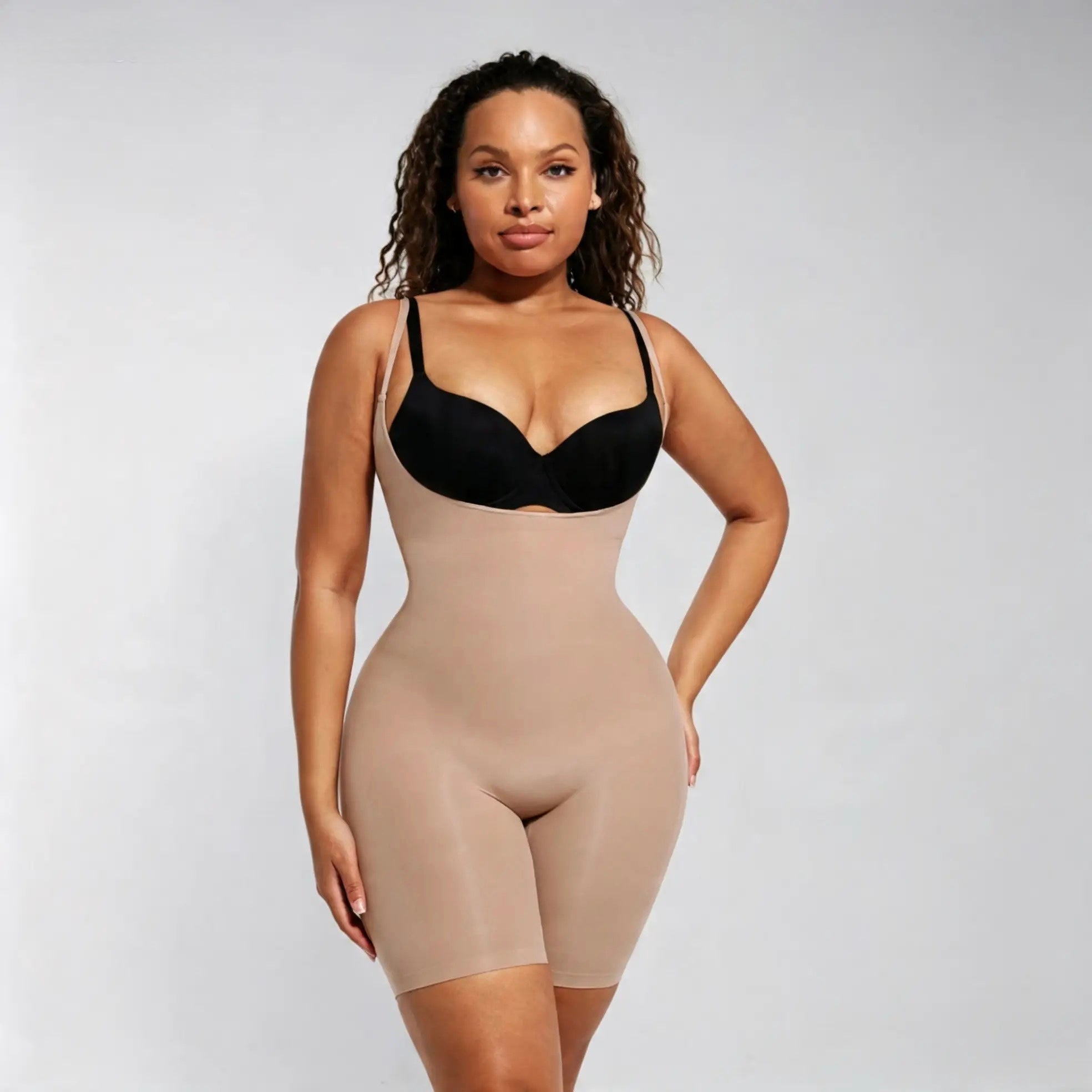 Bež body shaper šorc za oblikovanje stomaka, struka i butina
