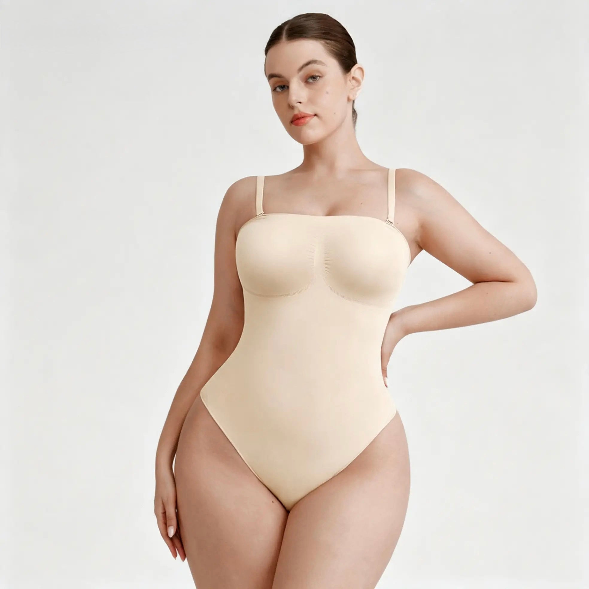 Cicin body shaper tanga sa bratelama koje se skidaju – bež model za oblikovanje figure i naglašavanje struka, bočni prikaz