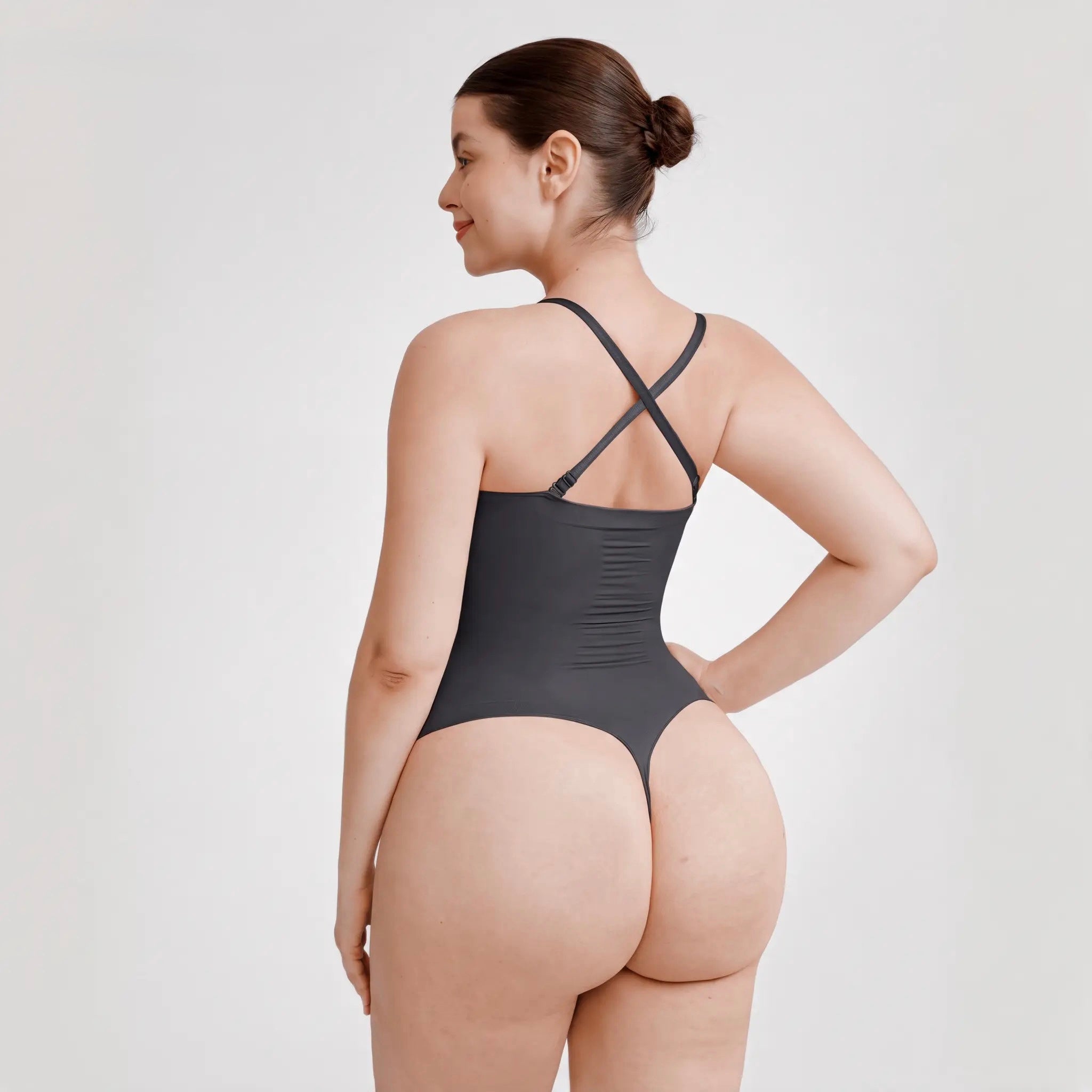 Cicin body shaper tanga sa bratelama koje se skidaju – crni steznik za oblikovanje stomaka i struka, zadnji prikaz