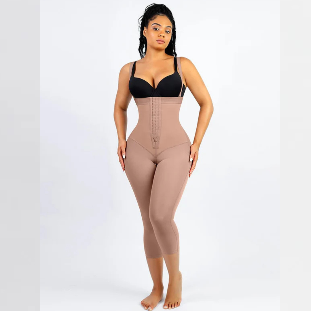 Steznik sa tri reda kopčanja i jakom kompresijom