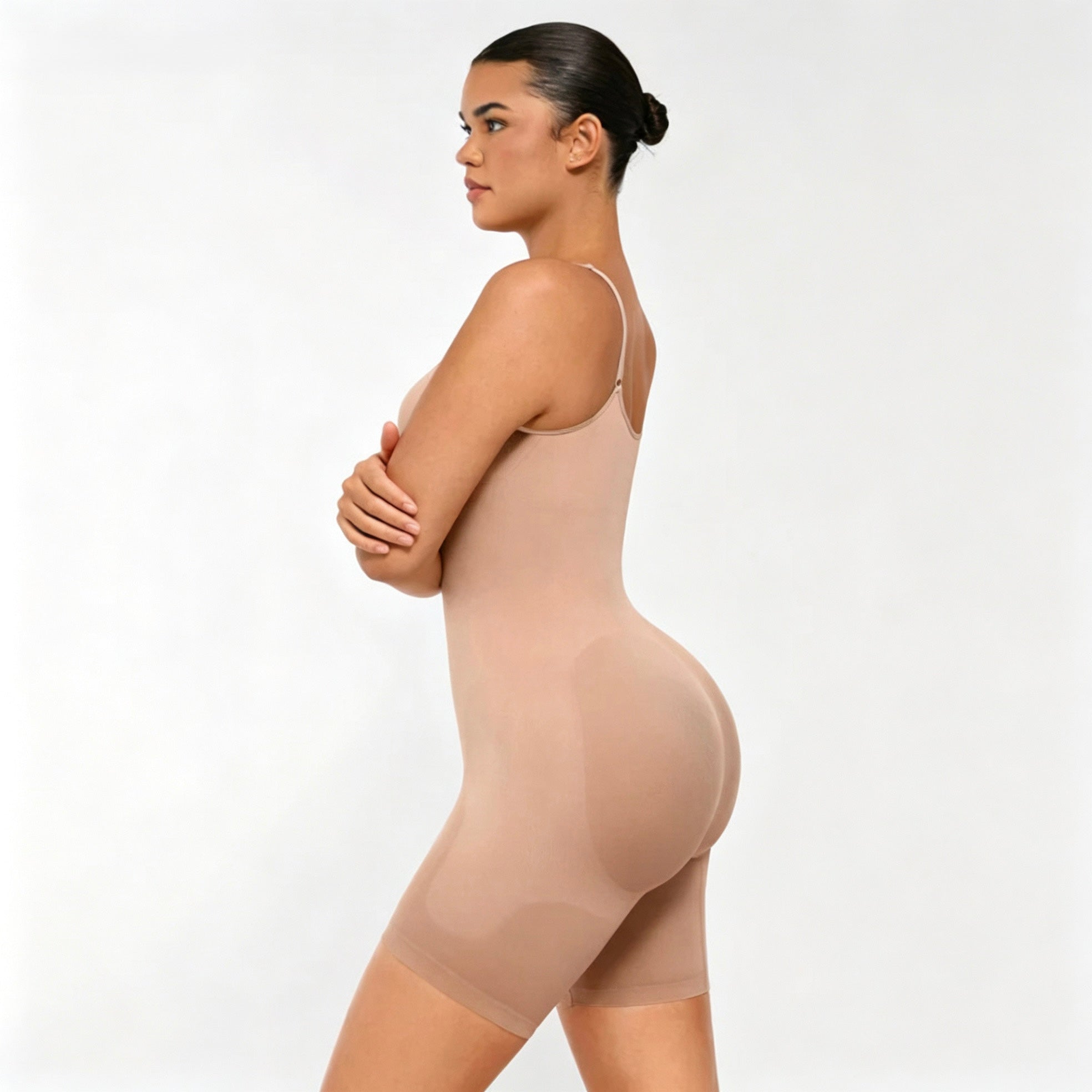 body shaper šorc bež nevidljiv ispod odeće