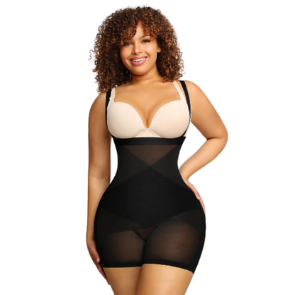 Cicin mrežasti steznik za struk i zadnjicu u crnoj boji, sa visokim strukom i bretelema, izrađen od prozračnog materijala koji oblikuje figuru i podiže zadnjicu